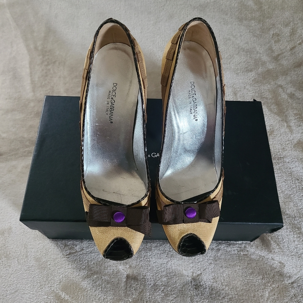 Dolce and Gabbana pumps